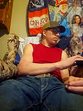 Snapshot of REDHAMMER_ chatting on 03.11.25 REDHAMMER  online show from 03.11.25