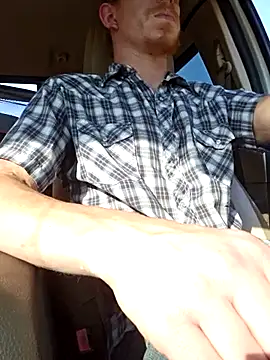 Snapshot of REDHAMMER_ chatting on 09.30.25 REDHAMMER  online show from 09.30.25