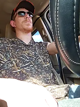 Snapshot of REDHAMMER_ chatting on 10.01.25 REDHAMMER  online show from 10.01.25