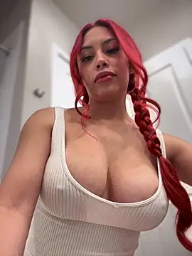 Snapshot of shaarebaare chatting on 10.16.25 shaarebaare online show from 10.16.25