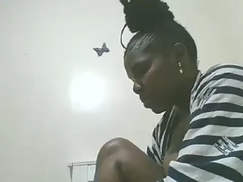 Snapshot of sweet_bigclit chatting on 02.06.25 sweet bigclit online show from 02.06.25