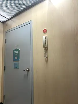 Snapshot of vixendoll87 chatting on 10.29.25 vixendoll87 online show from 10.29.25