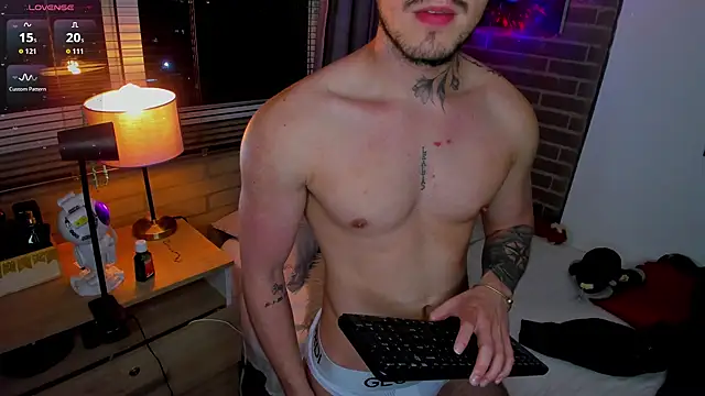 Snapshot of liam_oficial02 chatting on 06.30.26 liam oficial02 online show from 06.30.26