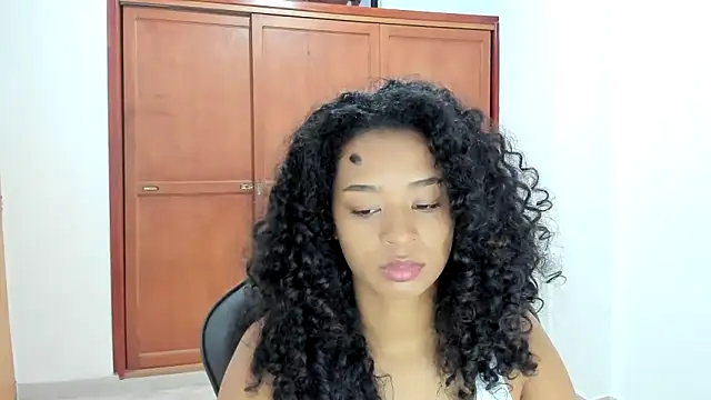 Snapshot of avellanatammy chatting on 12.29.24 avellanatammy online show from 12.29.24