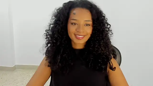 Snapshot of avellanatammy chatting on 01.04.25 avellanatammy online show from 01.04.25