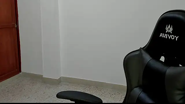 Snapshot of avellanatammy chatting on 01.20.25 avellanatammy online show from 01.20.25