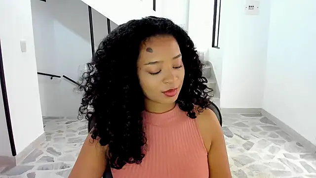 Snapshot of avellanatammy chatting on 01.24.25 avellanatammy online show from 01.24.25