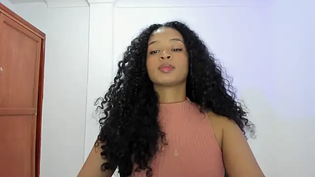 Snapshot of avellanatammy chatting on 10.16.25 avellanatammy online show from 10.16.25