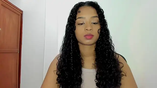 Snapshot of avellanatammy chatting on 10.22.25 avellanatammy online show from 10.22.25