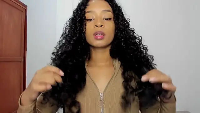 Snapshot of avellanatammy chatting on 10.29.25 avellanatammy online show from 10.29.25