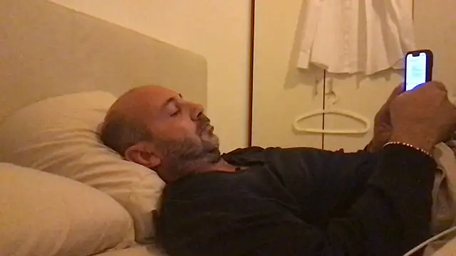 Snapshot of cateodo chatting on 09.30.25 cateodo online show from 09.30.25