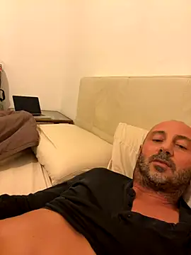 Snapshot of cateodo chatting on 10.03.25 cateodo online show from 10.03.25