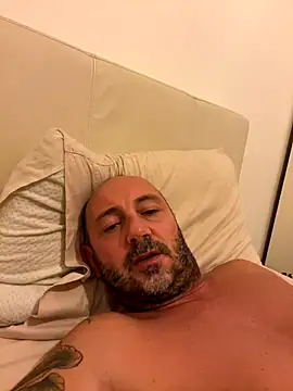 Snapshot of cateodo chatting on 10.04.25 cateodo online show from 10.04.25