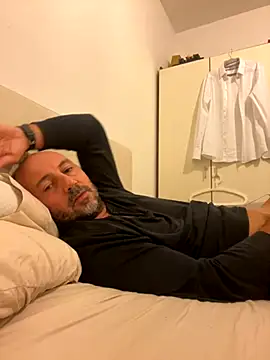 Snapshot of cateodo chatting on 10.05.25 cateodo online show from 10.05.25