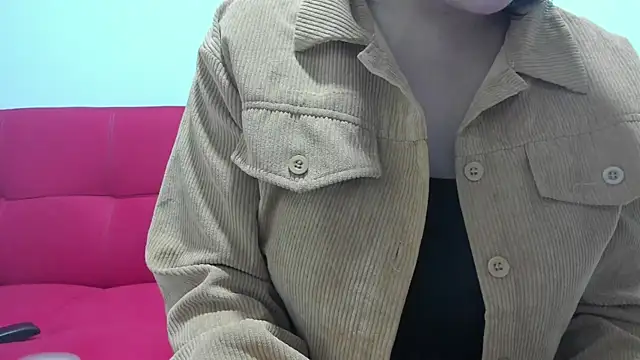 Snapshot of SamanthaBeke chatting on 02.14.26 SamanthaBeke online show from 02.14.26