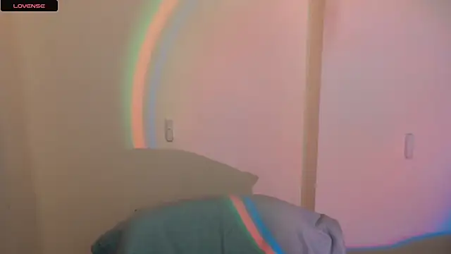 Snapshot of AmandaSell chatting on 09.28.25 AmandaSell online show from 09.28.25