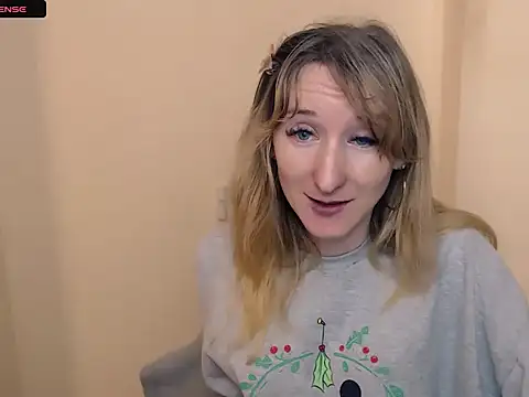 Snapshot of AmandaSell chatting on 10.02.25 AmandaSell online show from 10.02.25