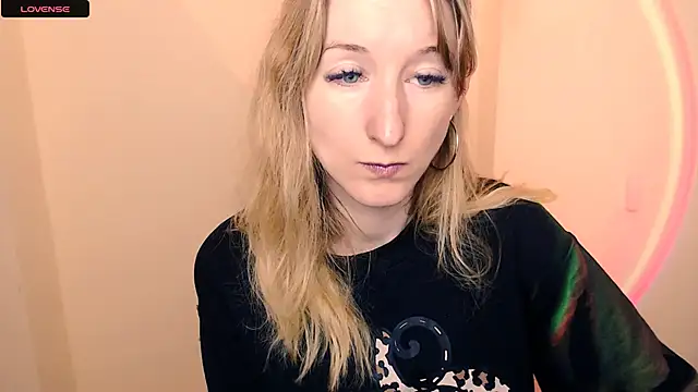 Snapshot of AmandaSell chatting on 10.09.25 AmandaSell online show from 10.09.25