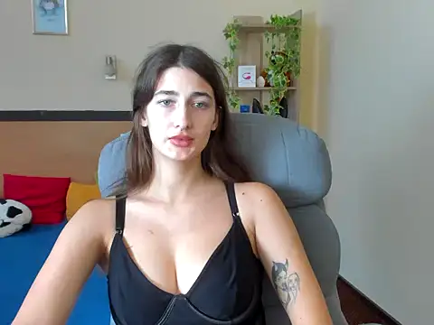 Snapshot of Moon-liza chatting on 12.07.24 Moon-liza online show from 12.07.24