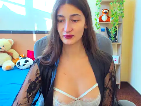 Snapshot of Moon-liza chatting on 12.14.24 Moon-liza online show from 12.14.24