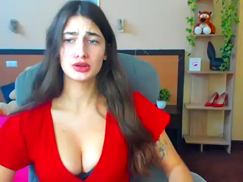 Snapshot of Moon-liza chatting on 01.31.25 Moon-liza online show from 01.31.25