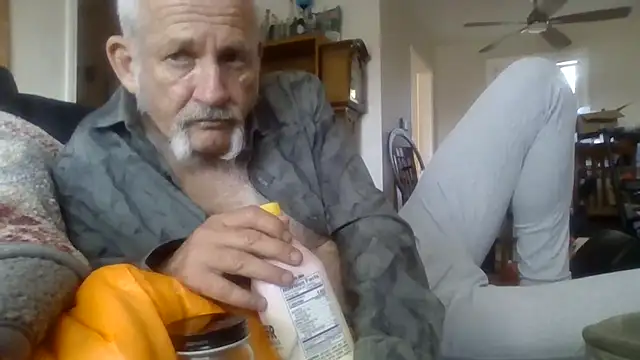 Snapshot of den-rock4u chatting on 11.24.25 den-rock4u online show from 11.24.25