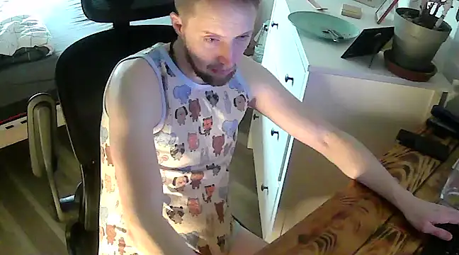 Snapshot of twinkish_90 chatting on 01.15.25 twinkish 90 online show from 01.15.25