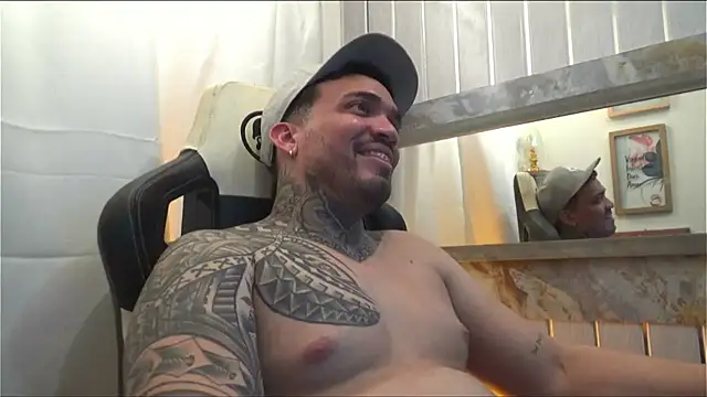 Snapshot of Angel_sex_latin chatting on 09.24.25 Angel sex latin online show from 09.24.25