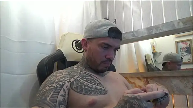 Snapshot of Angel_sex_latin chatting on 09.25.25 Angel sex latin online show from 09.25.25