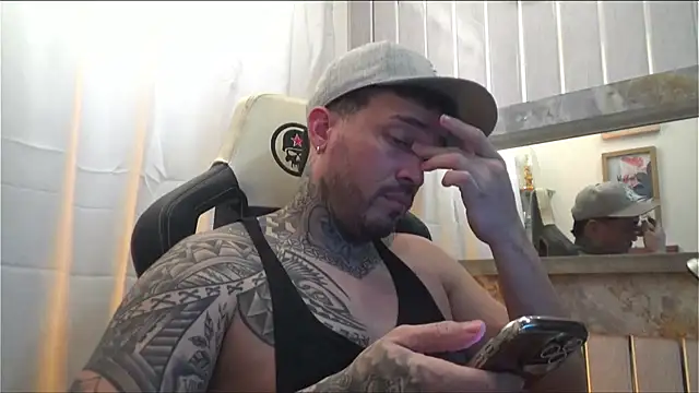 Snapshot of Angel_sex_latin chatting on 10.01.25 Angel sex latin online show from 10.01.25