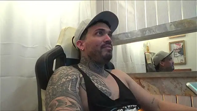 Snapshot of Angel_sex_latin chatting on 10.04.25 Angel sex latin online show from 10.04.25