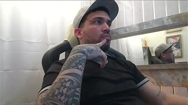 Snapshot of Angel_sex_latin chatting on 10.20.25 Angel sex latin online show from 10.20.25