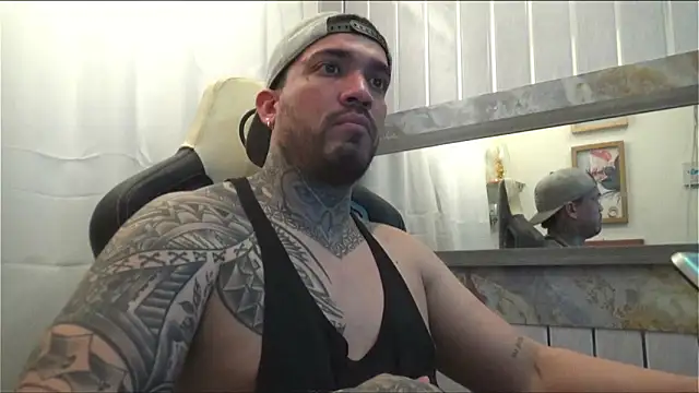 Snapshot of Angel_sex_latin chatting on 10.22.25 Angel sex latin online show from 10.22.25