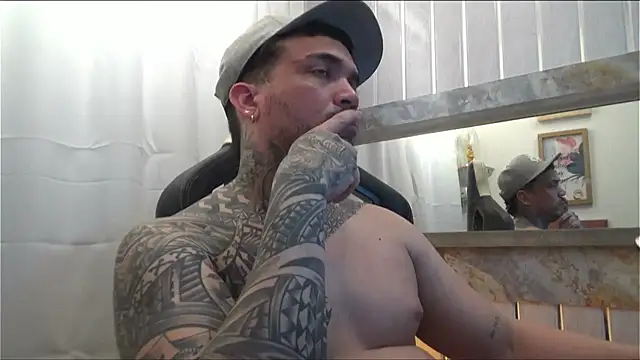 Snapshot of Angel_sex_latin chatting on 10.23.25 Angel sex latin online show from 10.23.25