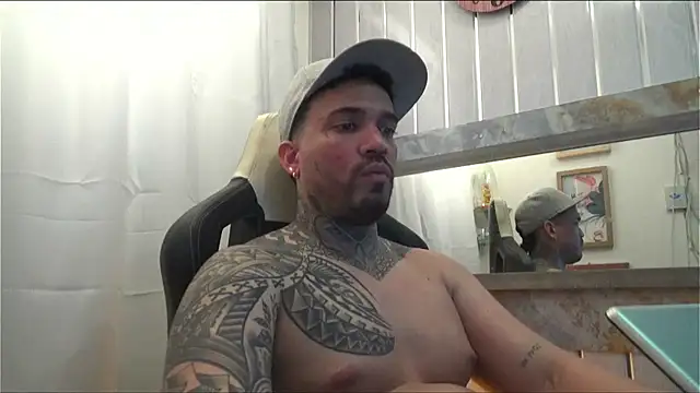 Snapshot of Angel_sex_latin chatting on 10.29.25 Angel sex latin online show from 10.29.25