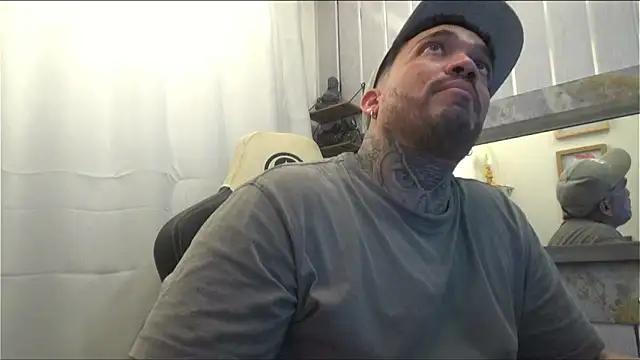 Snapshot of Angel_sex_latin chatting on 10.30.25 Angel sex latin online show from 10.30.25