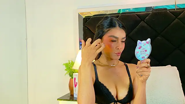 Holly Brensonexx  online show from 10.06.25