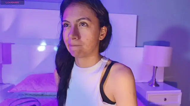 Snapshot of Tamaraakins chatting on 09.27.25 Tamaraakins online show from 09.27.25