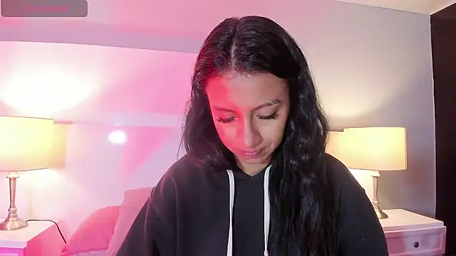 Snapshot of Tamaraakins chatting on 10.24.25 Tamaraakins online show from 10.24.25