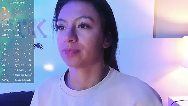 Snapshot of Tamaraakins chatting on 10.29.25 Tamaraakins online show from 10.29.25