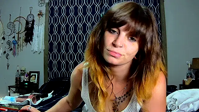 Snapshot of ZeelaXoXo chatting on 10.10.25 ZeelaXoXo online show from 10.10.25