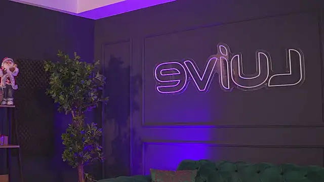 RaquelleVon online show from 12.30.24