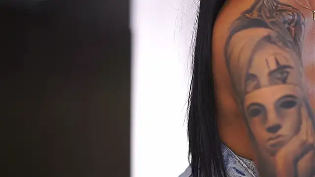 RaquelleVon online show from 01.12.25