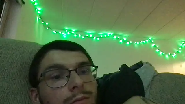 Snapshot of hungkubenski chatting on 09.22.25 hungkubenski online show from 09.22.25