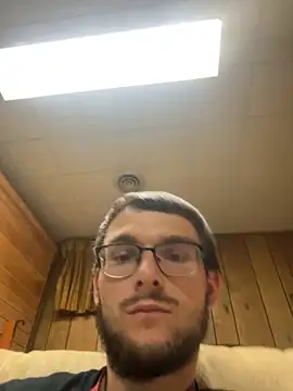 Snapshot of hungkubenski chatting on 10.13.25 hungkubenski online show from 10.13.25