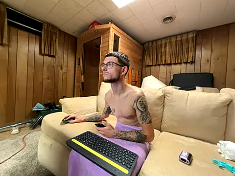 Snapshot of hungkubenski chatting on 10.19.25 hungkubenski online show from 10.19.25