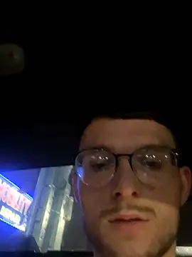 Snapshot of hungkubenski chatting on 10.25.25 hungkubenski online show from 10.25.25