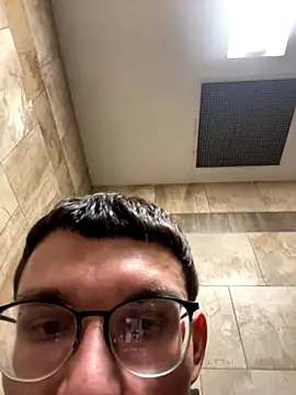 Snapshot of hungkubenski chatting on 10.25.25 hungkubenski online show from 10.25.25