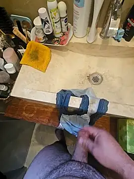 Snapshot of dominemoi4 chatting on 10.21.25 dominemoi4 online show from 10.21.25