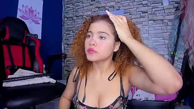 sofiacastillo01 online show from 01.24.25